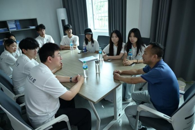 景德镇陶瓷大学“法治灯火,照亮许村”青马班暑期实践队 赴婺源县开展社会实践